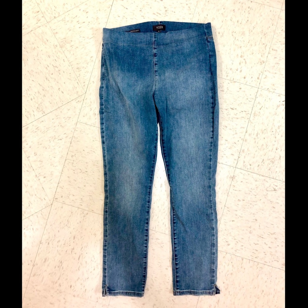 NYDJ Alina pull on Ankle jeans sz 10 (light blue)